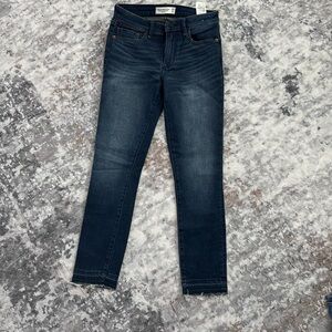 Abercrombie women ankle super skinny jean 26/2regular